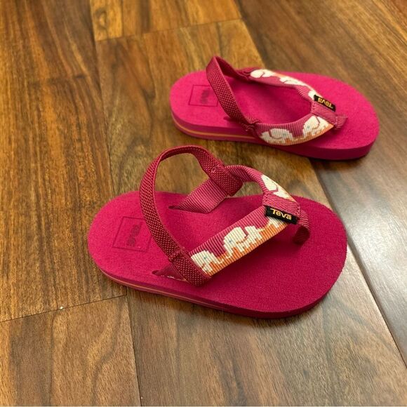 Teva pink elephant flip flops. - Picture 3 of 5